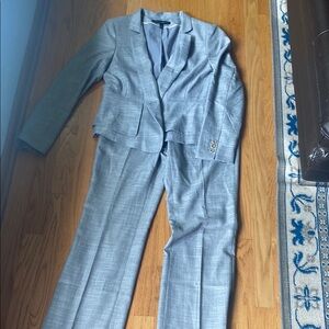 White House Black Market Gray Pantsuit Classic Design